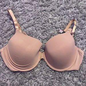 Victoria’s Secret T Shirt Lightly Lined Demi Bra